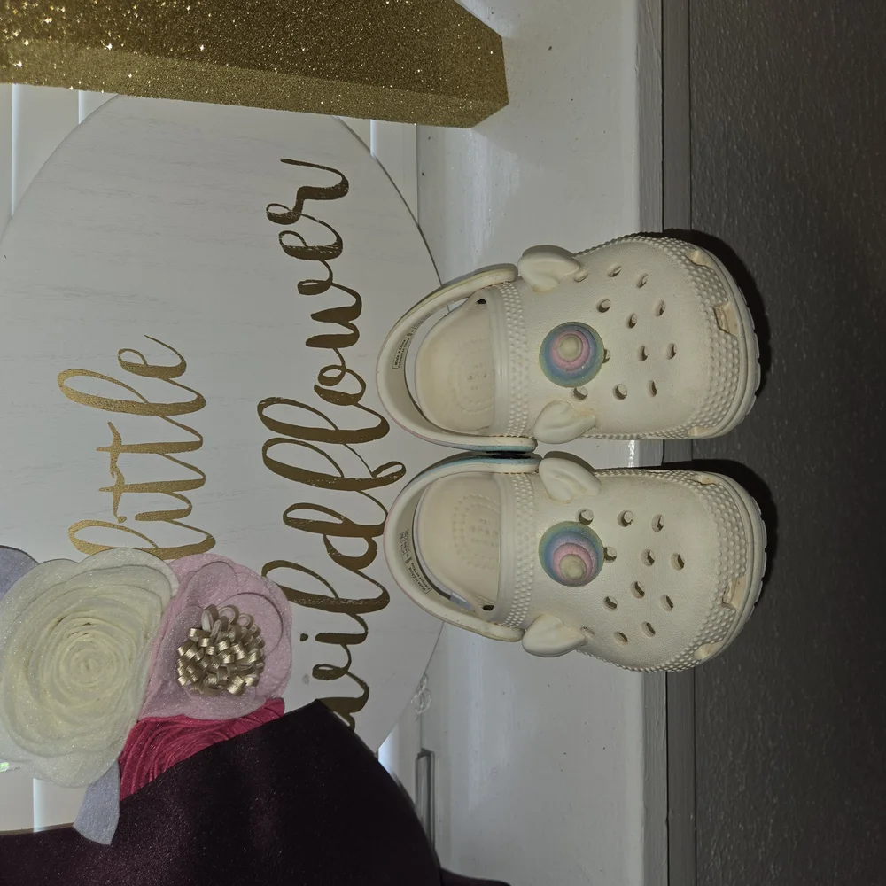 Unicorn Rainbow And Cream Toddler CROCS SIZE 6 - Picture 2 of 6